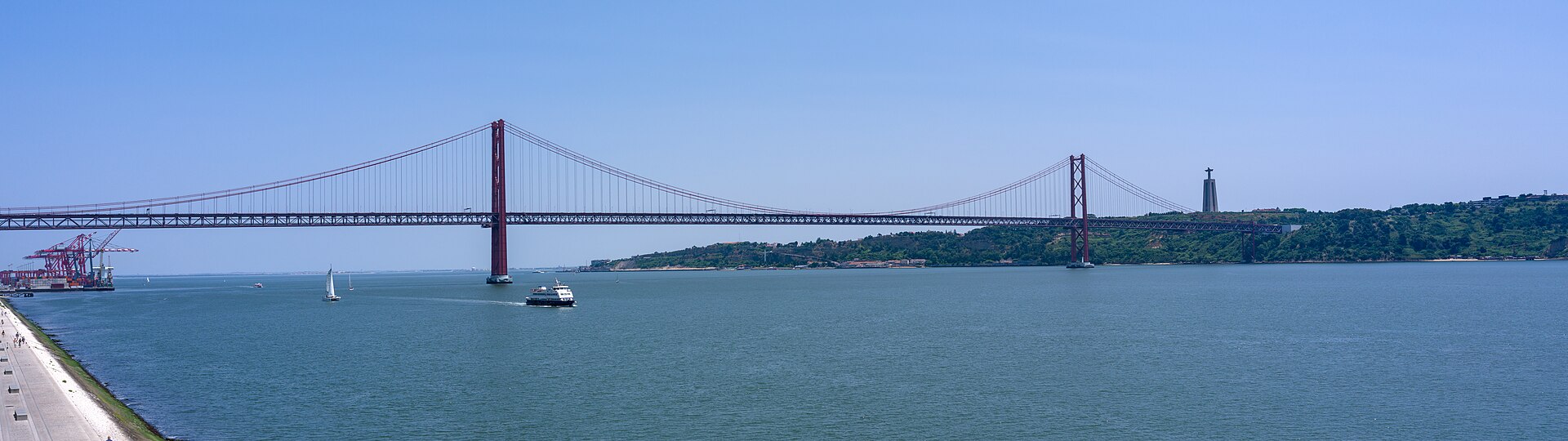 Long suspension bridge across the Tagus River